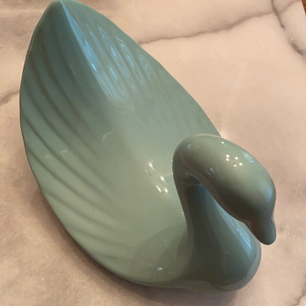 Misty Jade Swan Hand Towel/Wash Cloth Holder